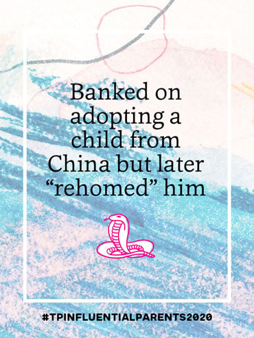 本打算从中国收养一个孩子，但后来又把他“重新安置”了